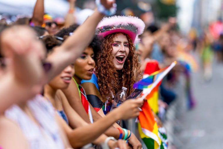 ROS_Research's tweet image. Nearly 30% of Gen Z adults identify as LGBTQ, national survey finds buff.ly/49beUut