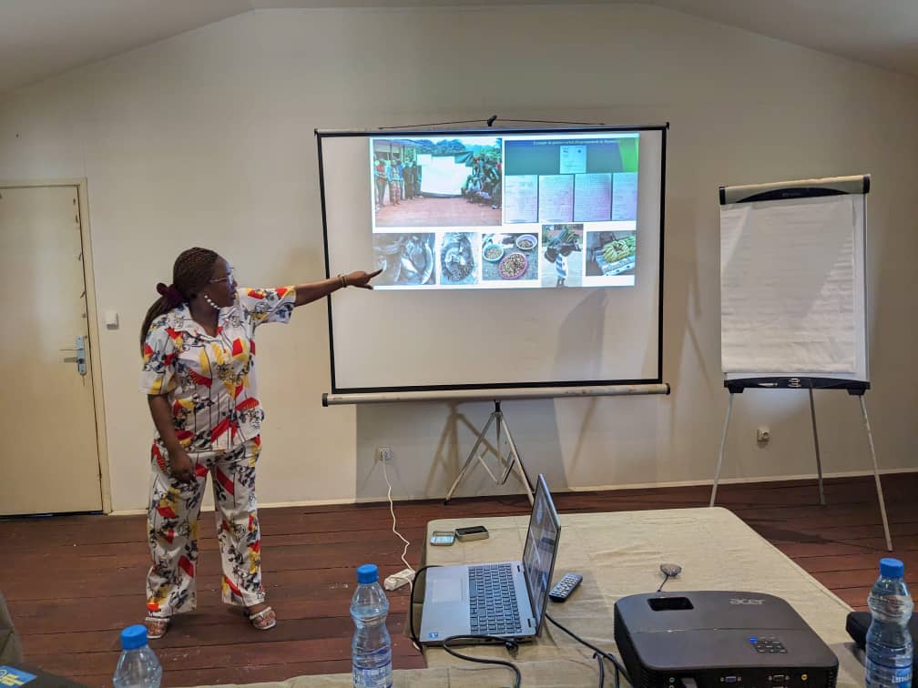 UNDPGabon1's tweet photo. Retraite fructueuse de deux jours au parc national de #Pongara avec les responsables et les unités de planification de @Parcs_Gabon , @UNDPGabon1  et de @UNESCOGabon  pour planifier la suite des projets financés par le @CAFISecretariat en 2024.  Stronger Together! https://t.co/z14yqQSkVj