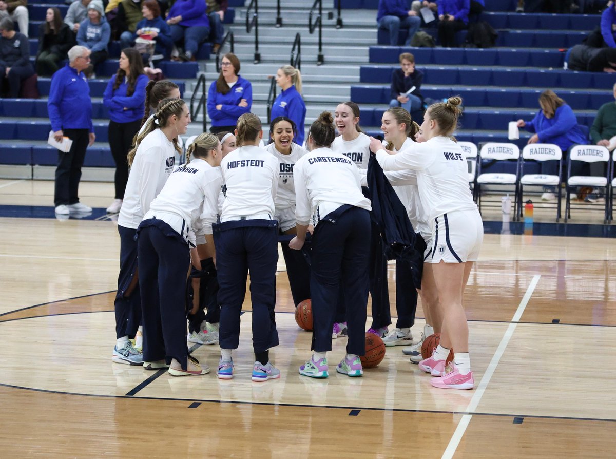 Come support the girls tonight at 🏠 as they take on the Cardinals of Chippewa Falls! 

Bonus 👉 it’s HBA youth night! Kids can get their posters signed after the game by the Raiders! 

JV - 5:45
V - 7:15

Hudsonbroadcasts.com