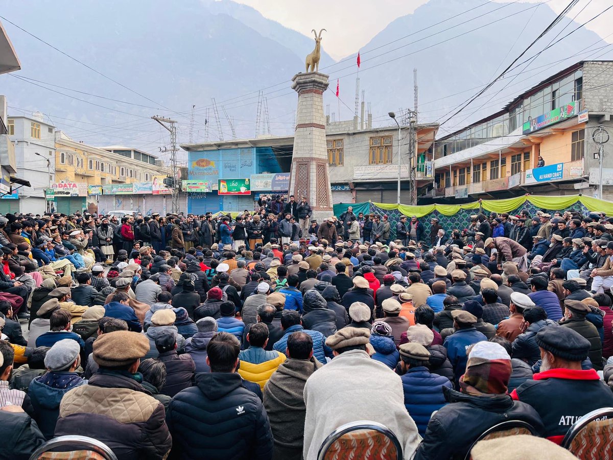 ShoukatHunzai's tweet photo. Today, most parts of Gilgit-Baltistan observed a shutter down and wheel jam strike over wheat subsidy and other issues.
#Gilgitbaltistan
#hunza
#Nagarstate #gilgit #baltistan https://t.co/lNdhzOan5W