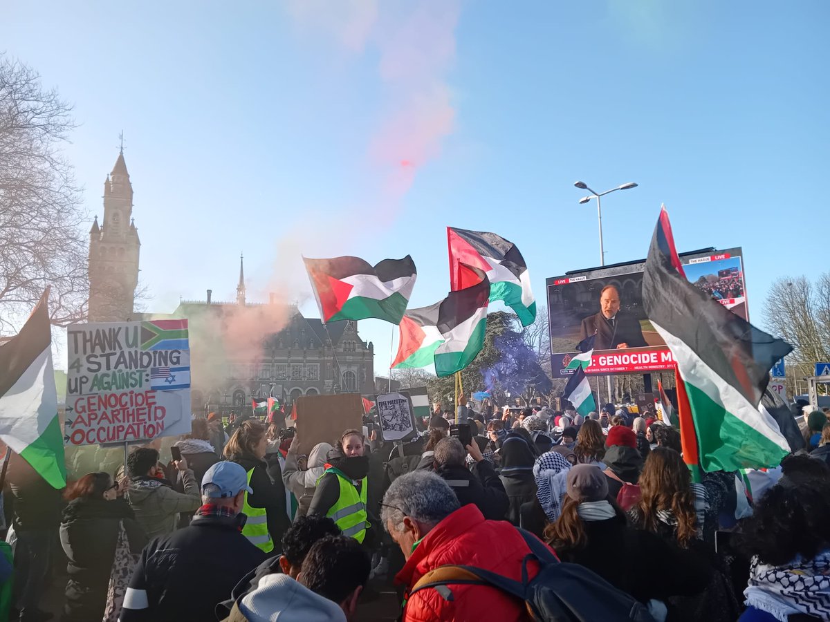 ClareDalyIRL's tweet image. International law has spoken. Strong nearly unanimous judgment that South Africa&apos;s case is plausible &amp;amp; goes forward. Israel&apos;s contemptuous arguments thrown out. US &amp;amp; EU must now call for immediate, permanent &amp;amp; unconditional #ceasefireNOW. Viva #SouthAfrica! Long Live #Palestine!