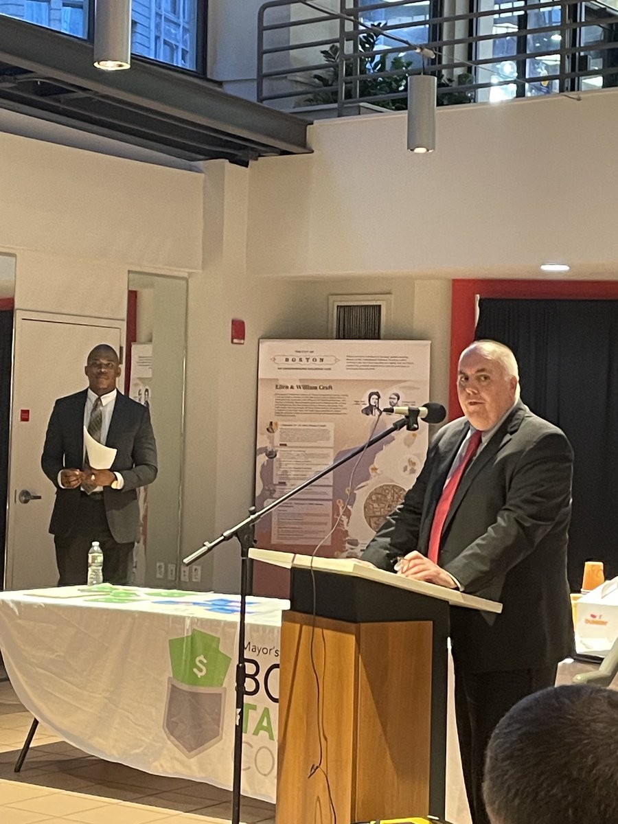 Happy #EITC Awareness Day! Scenes from our ⁦<a href="/BosTaxHelp/">Boston Tax Help Coalition</a>⁩ Kickoff with Dana Hartington from IRS SPEC and ⁦<a href="/EdforBoston/">Ed Flynn 愛德華費連</a>⁩ at our new Chinatown tax site ⁦<a href="/CityOfBoston/">City of Boston</a>⁩