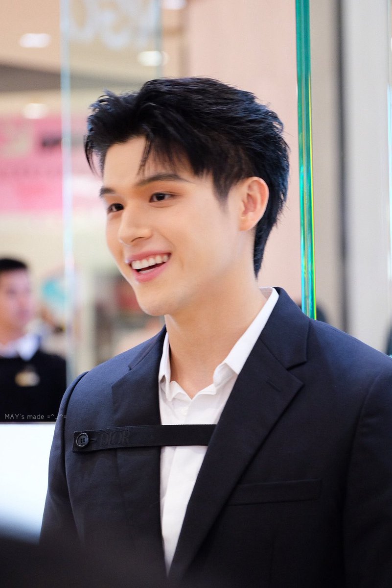 MayrinnMay's tweet photo. ไม่ได้เจอกันนานเลยเนอะ ☁️🩵
#skywongravee
#ก้อนเมฆของสกาย
#DIORHYALUSHOT
#DIORCAPTURETOTALE
#DiorBeauty 
#CentralMegaBangna https://t.co/X9mJeoMunN