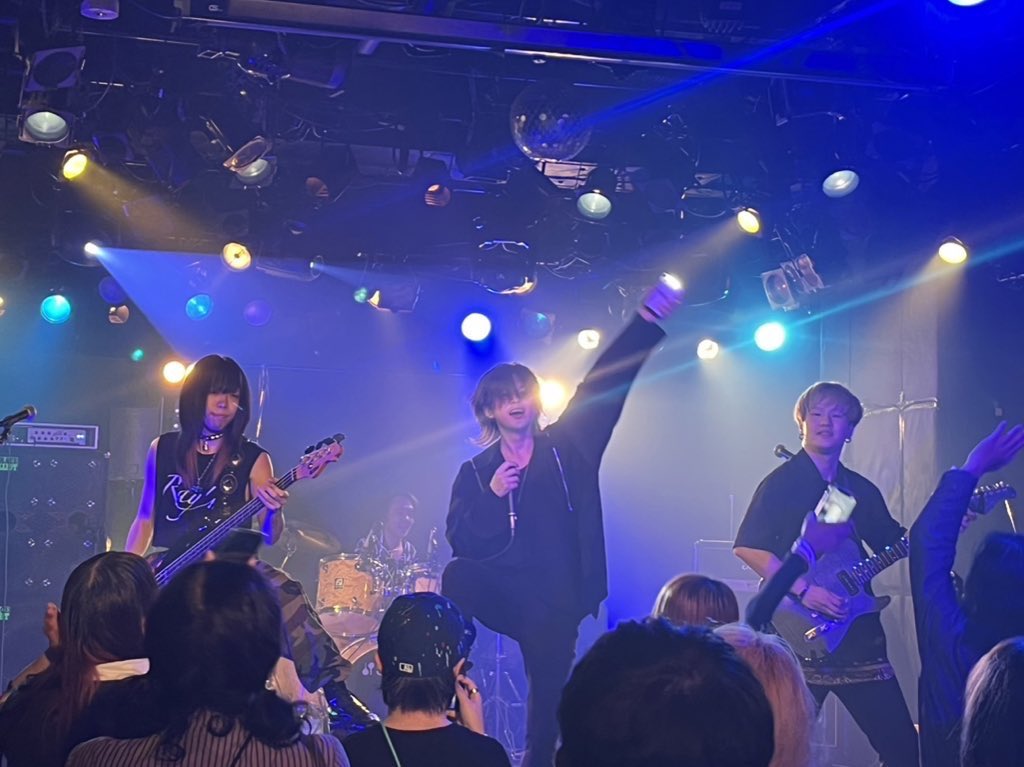 🔥明日はワンマン🔥

ついにワンマンライブまで残すことあと一日となりました！

今年やってきたライブ、野外フェス、配信等全ての想いを総動員して今までで1番のステージにします！

最高の夜にしよう！

チケットは開演(18:30)まで受付中⬇️
t.livepocket.jp/e/12-hp