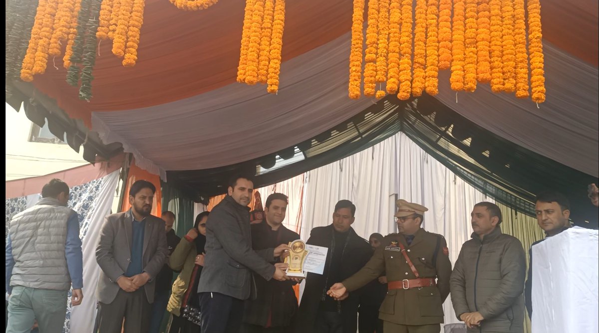 GoGreenKulgam's tweet photo. Happy Republic Day 2024
@AtharAamirKhan @IRFAN2040 @DcKulgam @syedwasimJKFS https://t.co/juZA40d2DH