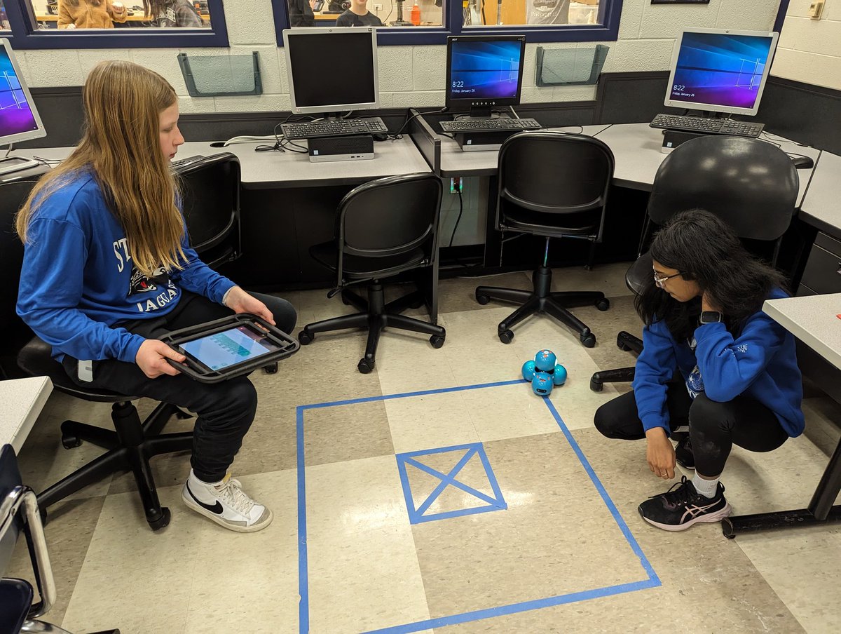 FranseeTech's tweet photo. 6th grade Tech Ed students applying their coding skills with Dash robots! #CMSTechEd https://t.co/A0zcS9OSez