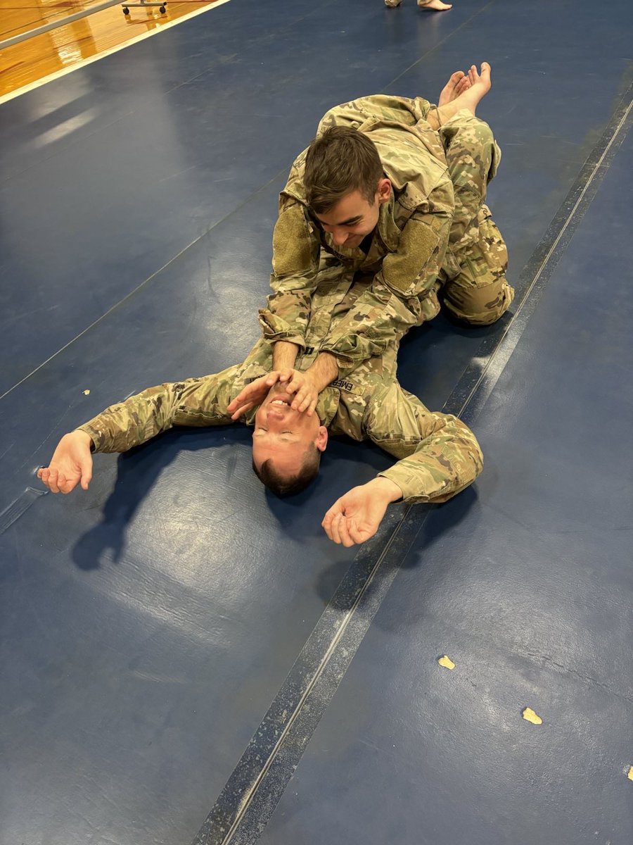 KU_ArmyROTC's tweet image. Over winter break, 15 Jayhawk Battalion Cadets leveled up in their Army training by becoming Level 1 Certified in Combatives. Essential skills for the future leaders of the #JayhawkBattalion! 🥋🇺🇸 #Combatives #LeadershipDevelopment