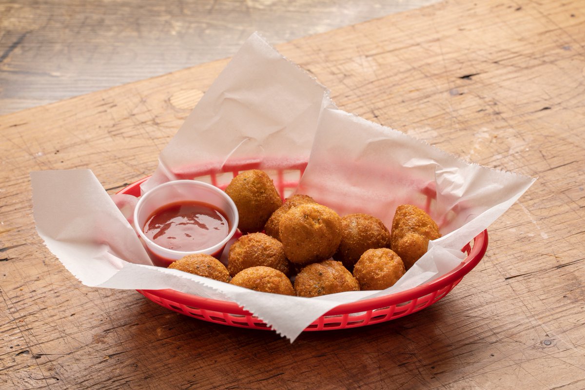 Hushpuppies are the perfect way to start your meal! 

#TwoClawsCajun #SeafoodFinds #SeafoodBoils #Crab #Crawfish #Mussels #Clams #Oysters #Snowcrab #DelawareFoodie #twoclaws #foodiemoments #yumminess