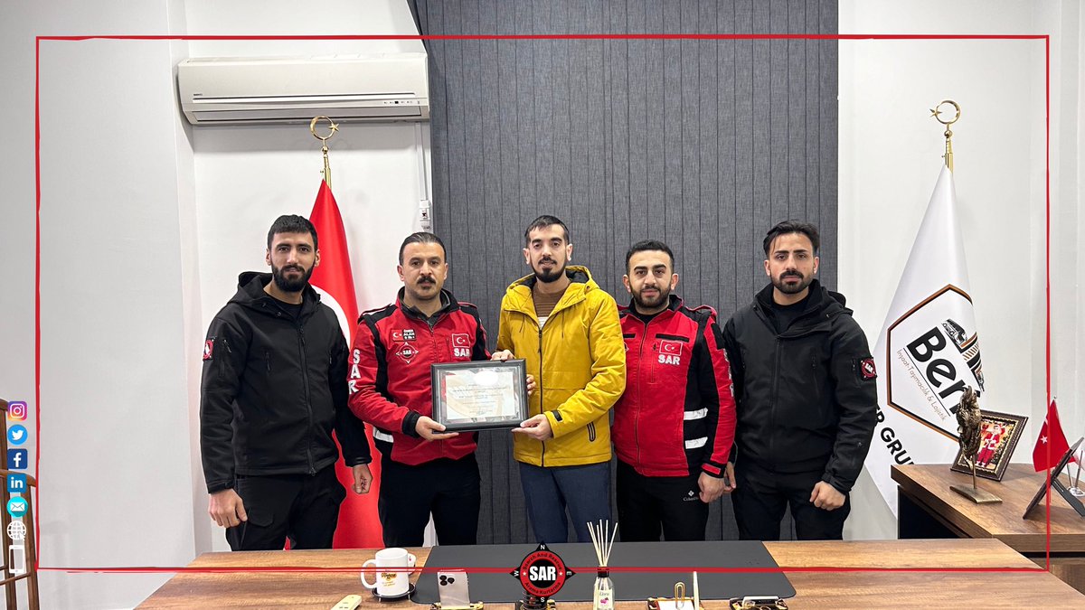 SAR #Bingöl Temsilciliği;
BERİ Şirketler Grubu Yönetim Kurulu Başkanı Sayın Veysel BERİ’i makamında ziyaret etti. Misafirperverliği ve desteklerinden dolayı Sayın Veysel BERİ ve BERİ Şirketler Grubu’na teşekkür ederiz.