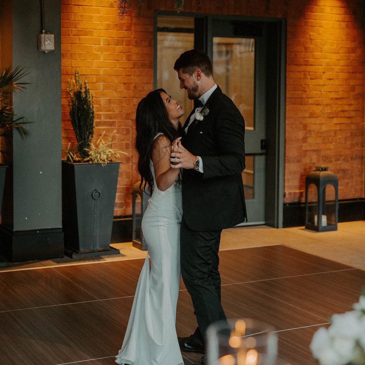 From the first kiss to the last dance, we are honored to be a part of your special day. Begin planning your dream St. Louis wedding using the link in our bio.⁠ ⁠ #RCMemories via @yinnieefan