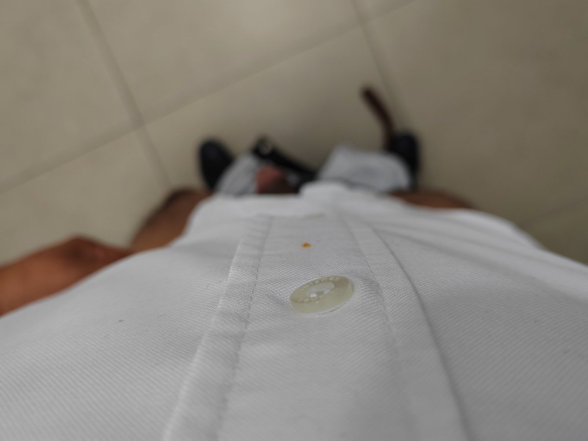 Freddymid78's tweet photo. Chispas, tan pronto mi camisa blanca manche con el desayuno https://t.co/2bCekOkVgz