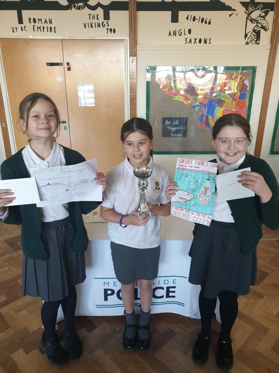 MerPolWirral's tweet photo. Last day of #MiniPathfinders Project at Heygarth Primary School.
Each pupil was awarded with a certificate for taking part.
2 pupils won the award for most enthusiastic.
Prizes awarded for the loan competition.
#Prevention NeighbourhoodPolicingWeek https://t.co/dgQLyGJNea
