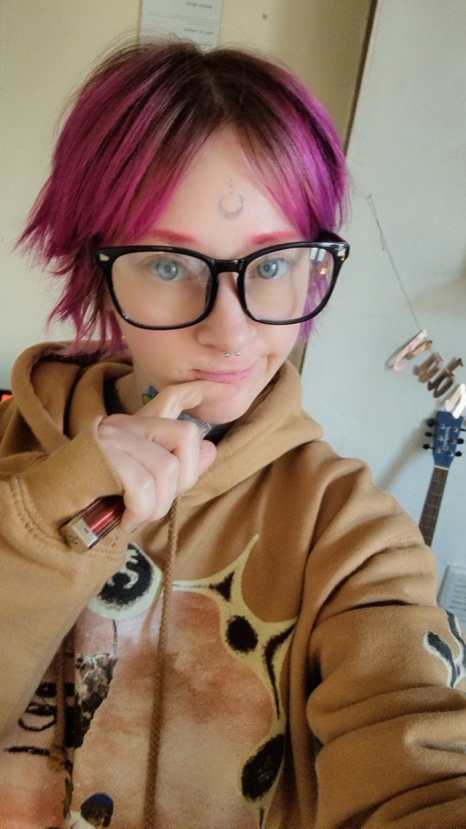 TinyDiny95's tweet image. If I wear my bluelight glasses will it trick my brain into studying properly?! 😂

#unilife #studentlife #studenthack