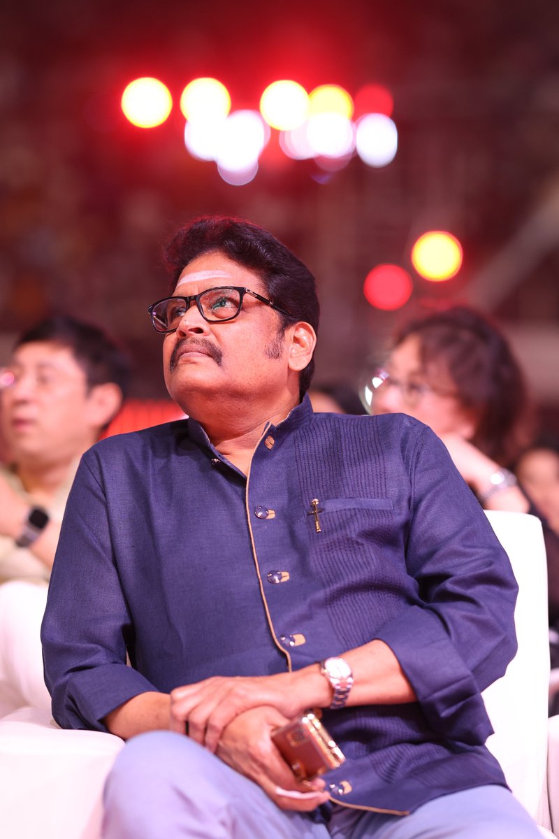 Producer Kalaipuli S Thanu and Director KS Ravikumar have arrived, adding their charisma to the LAL SALAAM Audio Launch! 🌟✨

#LalSalaam 🫡 @rajinikanth @ash_rajinikanth @arrahman @TheVishnuVishal @vikranth_offl @LycaProductions #Subaskaran @gkmtamilkumaran @SonyMusicSouth