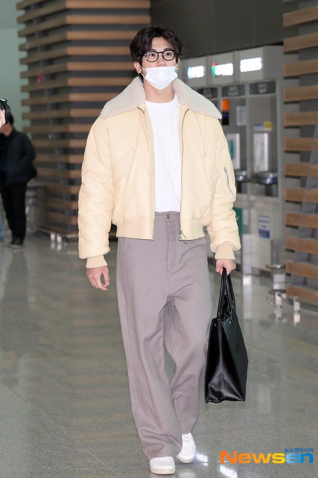 PHSintl's tweet photo. ┊ ┊ ┊ ┊ ┊
┊ ┊ ┊ ┊ ┊
┊ ┊ ✫ ˚♡ ⋆｡ 
┊ ☪︎⋆
⊹ Fashion Style 👕👖👔🧣🧥👞👟🎒🧢🕶
┊ . ˚          ᴀ ᴛʜʀᴇᴀᴅ
✧ https://t.co/1mAl35Zacd