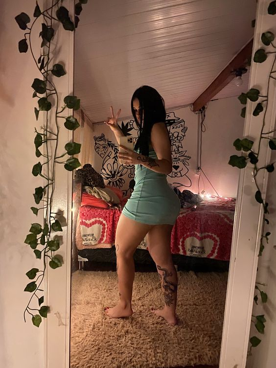 El amor propio es el mejor regalo que puedes darte. 💖🎁