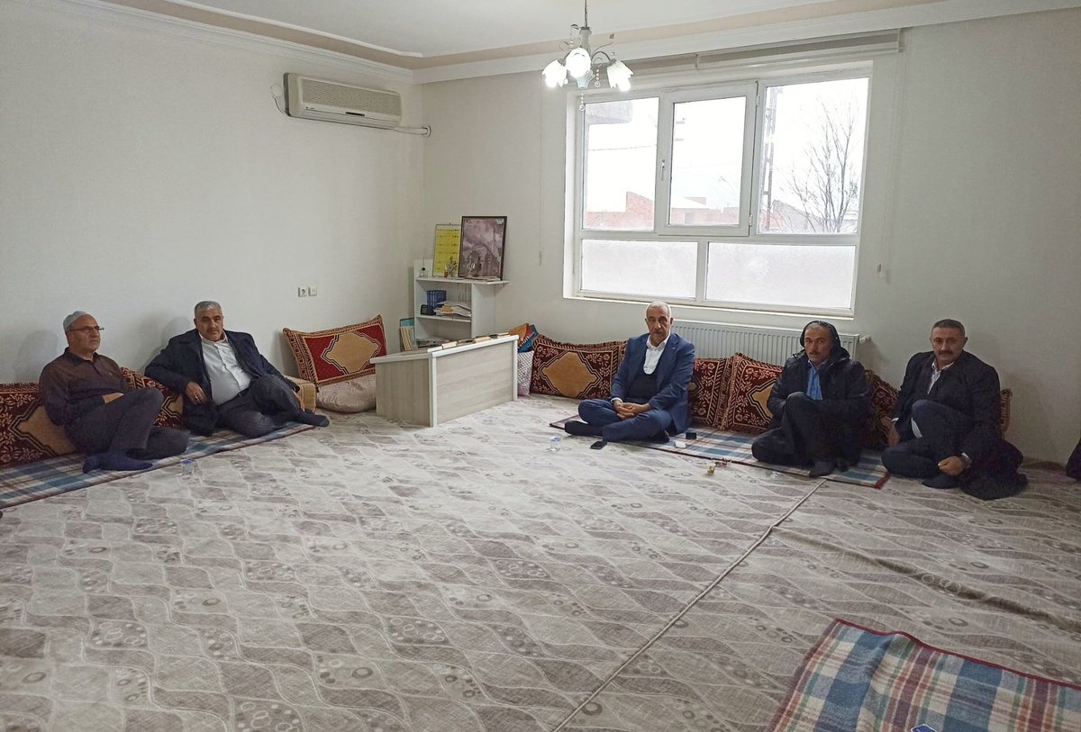 Kutsal topraklarda Umre yapan Tillo Medresesi müderrisi saygıdeğer hocamız Kadri Yavuzeri Belediye Meclis üyelerimiz <a href="/mferhatbebe/">Mehmet Ferhat Bebe</a> ve <a href="/DurruNarin/">Mehmet Dürrü Narin</a> ile birlikte ziyaret ettik. 
Allah kabul etsin.

<a href="/erkankandemir/">Erkan Kandemir</a> 
<a href="/bybekirbozdag/">Bekir  Bozdağ</a> 
<a href="/adelioglu63/">Ali ihsan Delioğlu</a>