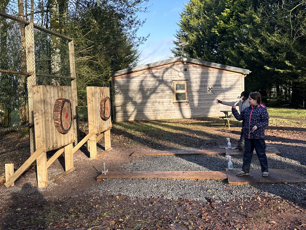 MrMcNulty3's tweet photo. Hitting the bullseye during axe throwing 🪓 https://t.co/NTpvbEpoqI