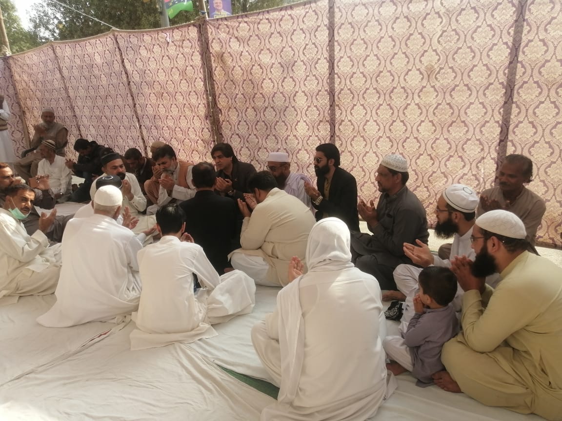 Imranmithani101's tweet photo. منیلا سنٹر 13ڈی گلشن اقبال
امیدوار برائے صوبائی اسمبلی بیرسٹر عمران علی مٹھانی حلقہ #PS101
محمد منیر کے انتقال پر ان لواحقین سے تعزیت کی اور دعائے مغفرت کی
@PPPDigitalSindh https://t.co/MFjQFZixN6