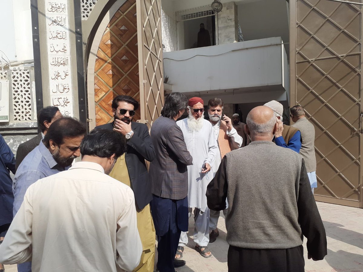 Imranmithani101's tweet photo. #uc2 #PS101  مسجد 13d2 گلشن اقبال
امیدوار برائے صوبائی اسمبلی سندھ بیرسٹر عمران علی مٹھانی صاحب حلقہ پی ایس 101 آج نماز جمعہ ادائیگی کے بعد مختلف برادریوں کے لوگوں سے ملاقات کرتے ہوئے
@PPPDigital_ https://t.co/GT3PGLvp9O