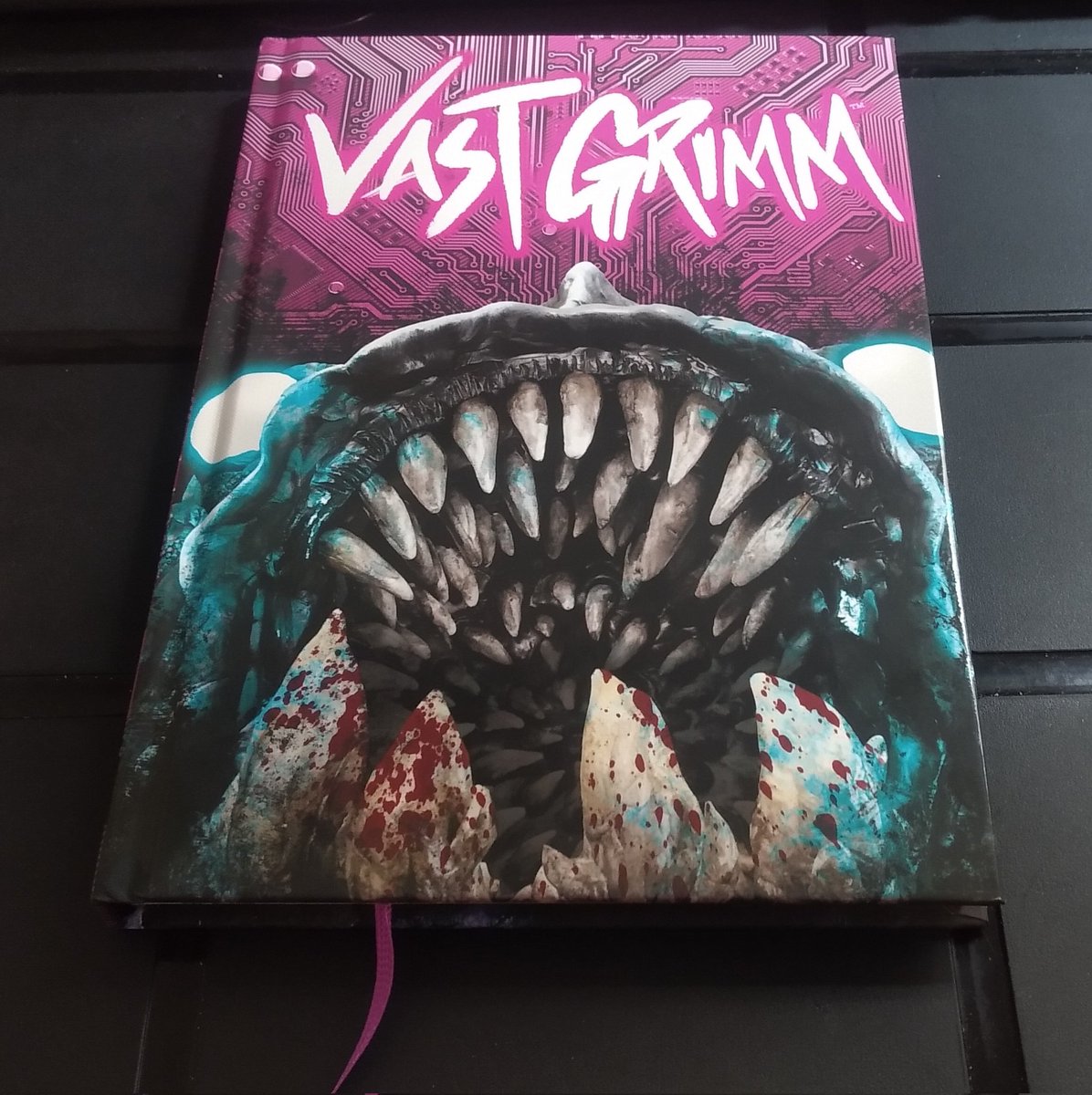 Finalmente en mis manos. <a href="/TheHillsPress/">The Hills Press</a> quedo genial!!!