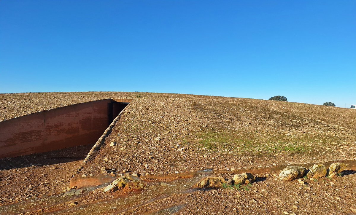 MadridTrc's tweet photo. Dólmenes de la provincia de Huelva, donde hay un buen número de monumentos megalíticos.
Comenzamos en el municipio de Trigueros con el Dolmen de Soto. Se llama así por D. Armando de Soto, su descubridor en 1923 (o, al menos, el dueño de esta tierras por entonces)... https://t.co/mMXtxZifsS