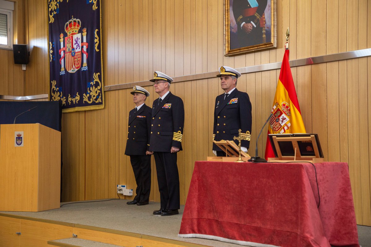 EMADmde's tweet photo. El #JEMAD preside la toma de posesión del vicealmirante Javier Roca Rivero como Comandante del Mando Conjunto del Ciberespacio #MCCE 
@ESPDEF_CERT 
https://t.co/s4pand8xer https://t.co/F4MtlijAWz