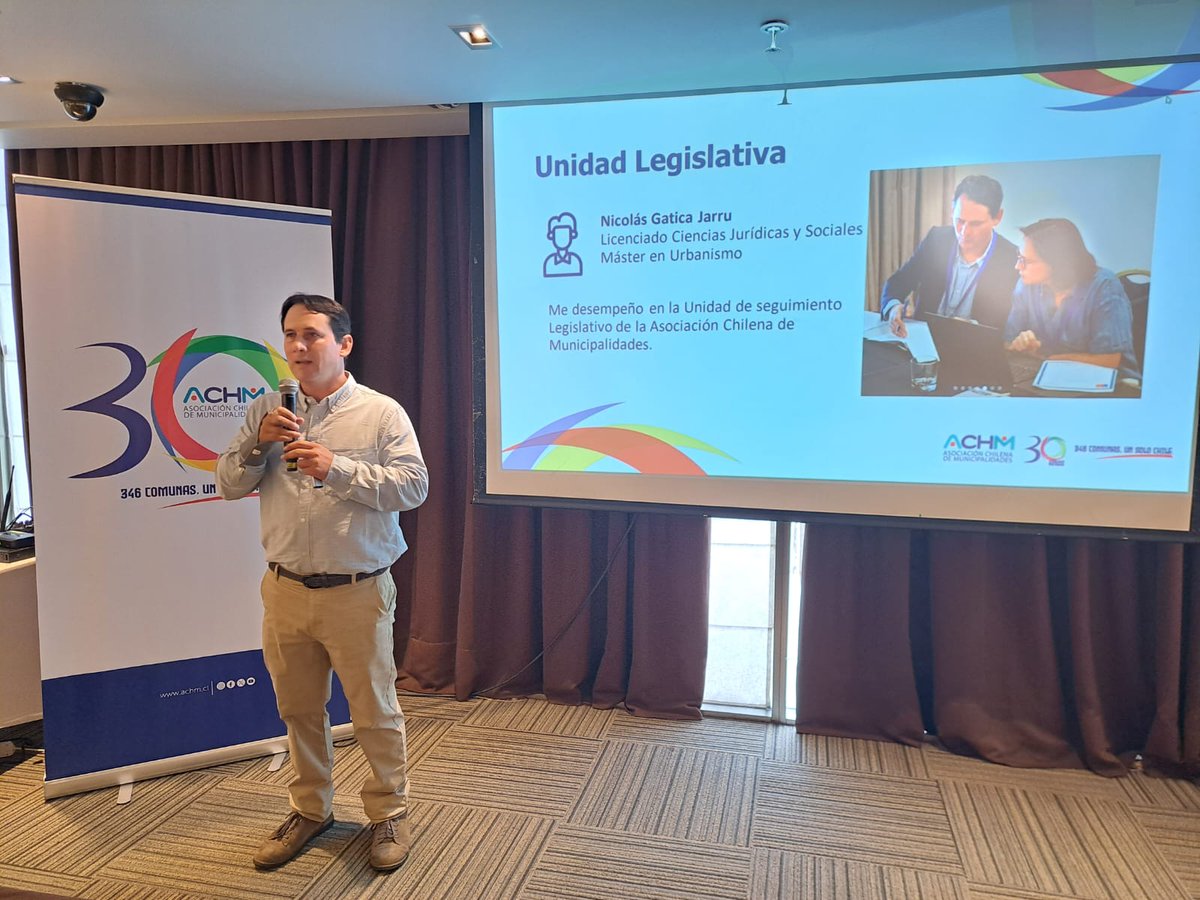 ACHMChile's tweet photo. 🔵 En #Coquimbo expone sobre "Avances legislativos y Ley de Parcelaciones", Nicolás Gatica, parte de la Unidad de Seguimiento Legislativo ACHM. https://t.co/DKVLFJPxTG