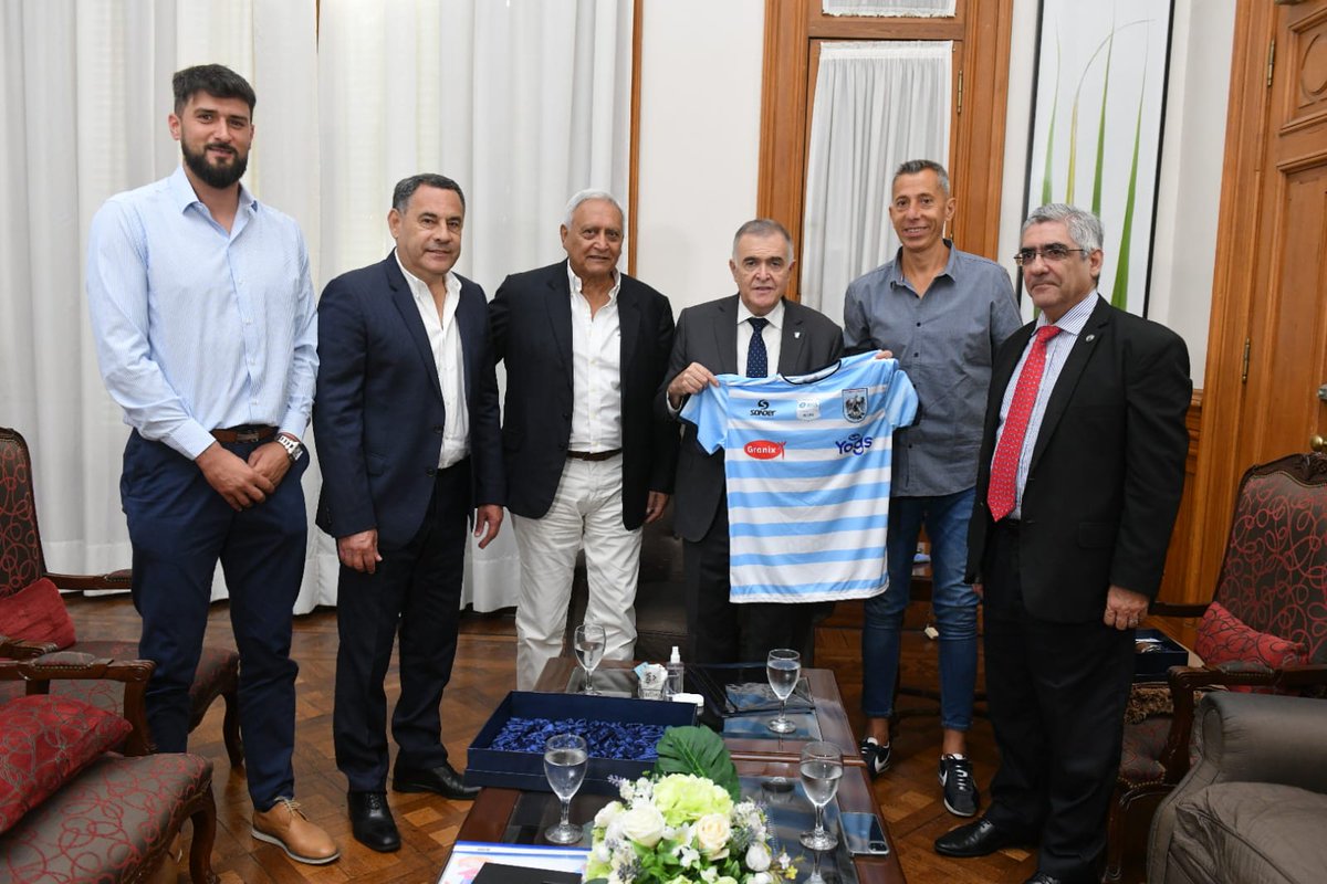 𝗖𝗮𝘀𝗮 𝗱𝗲 𝗚𝗼𝗯𝗶𝗲𝗿𝗻𝗼 | Recibimos con gran satisfacción al presidente de la Asociación de Clubes Liga Argentina de Voleibol (ACLAV), Jorge Vivas, quien estuvo acompañado por sus pares, Juan Ángel Pereyra, de la Federación Tucumana de Vóleibol, y Lucas Frontini, del club