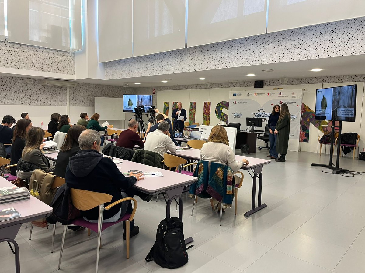 👉🏻 Sesión del <a href="/AulaServicios/">Aula de Formación Permanente Servicios Sociales</a> junto a Roxana Castaño e Ivonne Crispín sobre la discapacidad intelectual y/o del desarrollo, soledad no deseada y redes de apoyo #serviciossociales