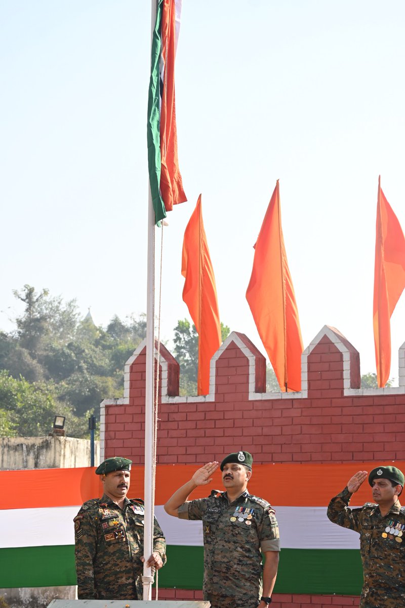 CRPF_Jharkhand's tweet photo. Let the tricolor🇮🇳 wave high,symbolizing the strength, courage, and unity of our great nation & echoing the spirit of our constitution. United under the National flag, may we all progress towards a prosperous future.
#Service_Loyalty
#Nation_First
#RepublicDay2024
#JaiHind 🇮🇳 https://t.co/C5BLyHeqvL
