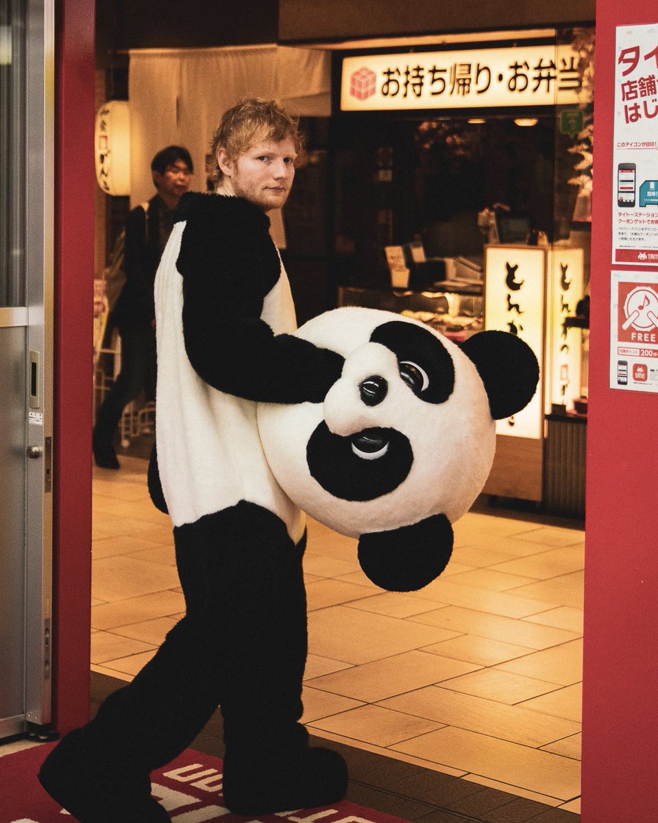 Ed’s trip to Japan in 2018 
📸 Zakary Walters

Ready for Ed's shows in Osaka?!