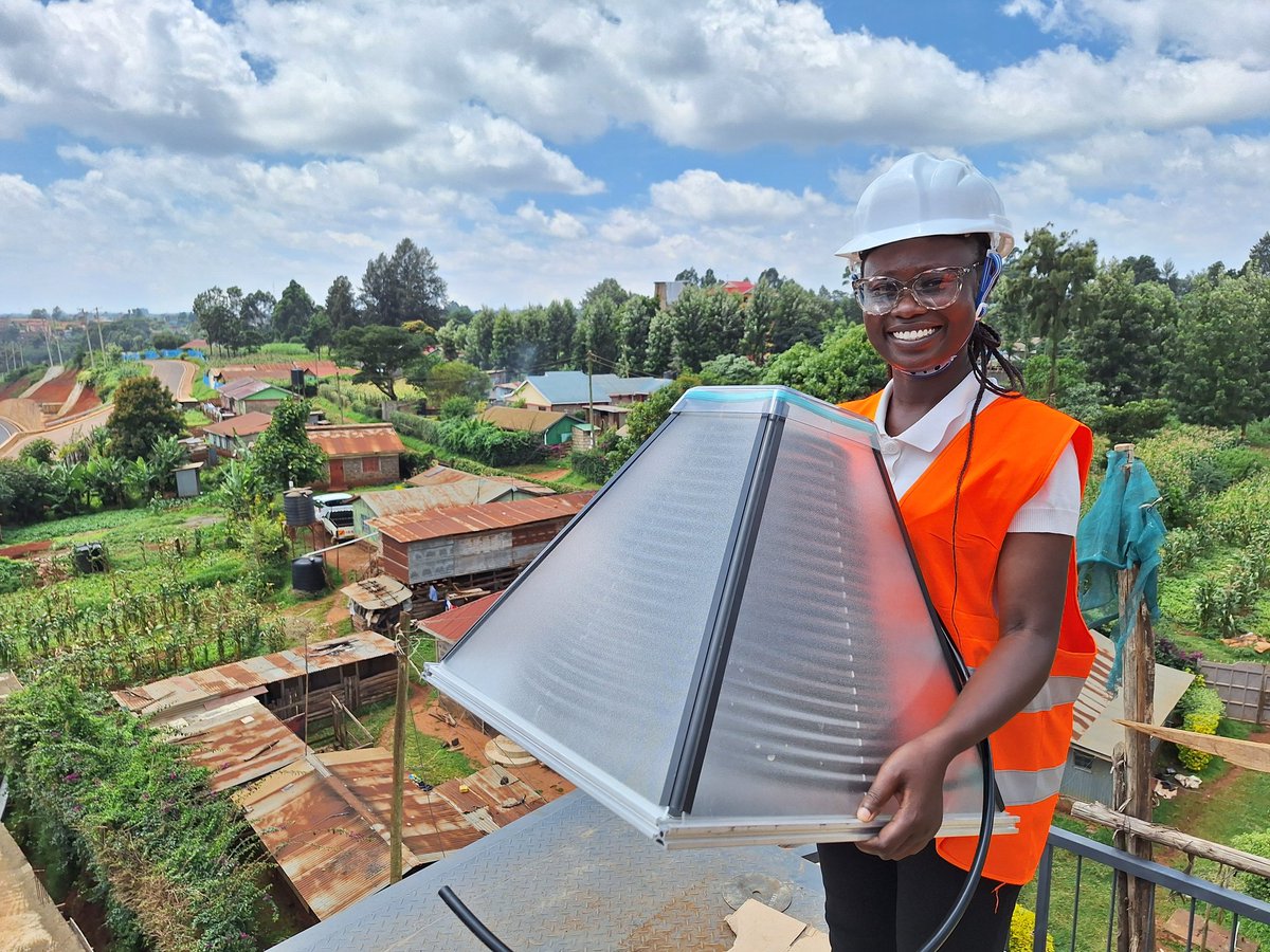 Fantastic to see SolarisKit #solar collectors being assembled in #Kenya by a female engineer! Tackling the gender gap the solar heating industry is facing is a key challenge we are tackling with local partner Solflare!
#sdg7 #energyaccess #gendergap #NetZero