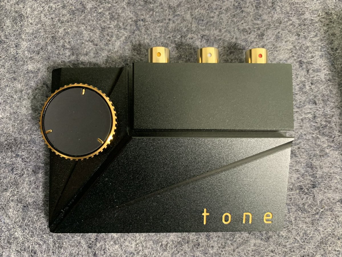 nine_khux's tweet photo. リポストの件
この度私のtone2proはお国へ里帰りすることと相成りました。元気な姿で帰ってきてくれる事を切に願います。明日旅立ちますので、状態のエビデンスをここに残します。
ちなみに音量の症状はアプデで治るそうです。
#khadas #tone2pro https://t.co/p8wIFEkT1Q