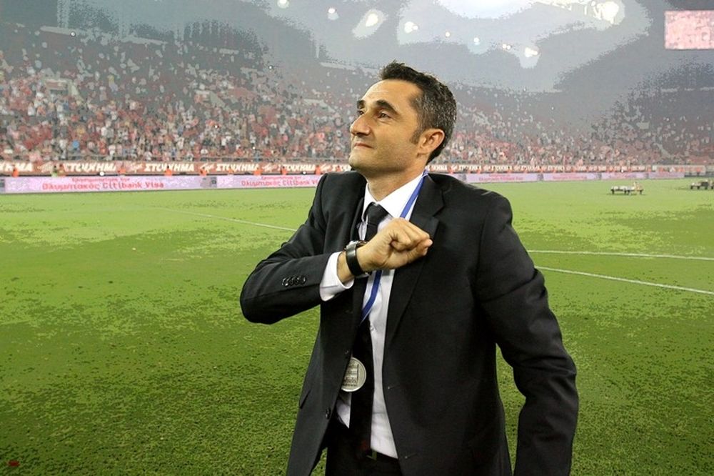 MeLlamoTasos's tweet photo. Να πούμε στους φίλους της Λίβερπουλ ότι υπήρξαμε εκεί. Μπορεί να σας λένε ότι ο πόνος θα περάσει, αλλά πιστέψτε με δεν περνάει ποτέ. Τώρα αν είστε και Ολυμπιακοί και Λιβερπουλιανς, κουράγιο..
#OlympiacosFC https://t.co/rQXuuTFtvd