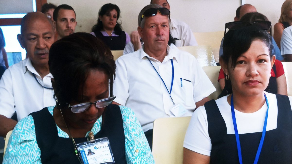 El mejor de los homenajes a nuestro #MartíVive desde <a href="/ETECSA_Cuba/">ETECSA</a> #SanctiSpíritusEnMarcha,  sus trabajadores  inician esta jornada con matutino especial.
<a href="/DiazCanelB/">Miguel Díaz-Canel Bermúdez</a>
<a href="/DrRobertoMOjeda/">Dr. Roberto Morales Ojeda</a>
<a href="/DeivyPrezMartn1/">Deivy Pérez Martín</a>
<a href="/AlexisLorente74/">Alexis Lorente Jiménez</a> <a href="/SanctiSpiritus1/">Gobierno Provincial #SanctiSpíritus</a> <a href="/taniavel76/">Tania Velazquez</a> <a href="/LidiaHid/">Lidia E. Hidalgo Rodríguez 🇨🇺🇨🇺♥️</a>