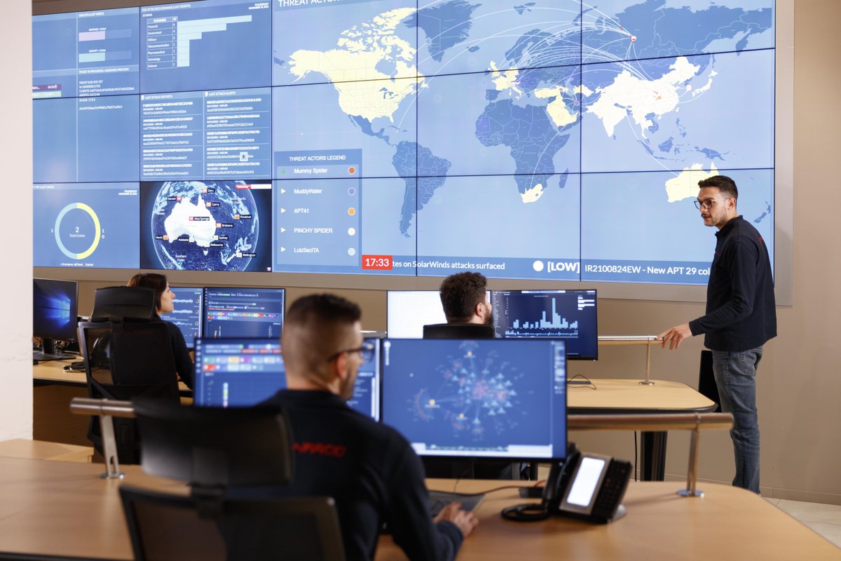 DKambItaly's tweet photo. Una visita di grande ispirazione ieri al Security Operation Center (#SOC) - di @Leonardo_IT a Chieti per approfondire tecnologie e soluzioni all’avanguardia nell’ambito di #Cybersecurity e intelligence. Priorità assoluta sia per l’Italia che la Danimarca 🇮🇹🇩🇰 https://t.co/JJIE1nZqvl