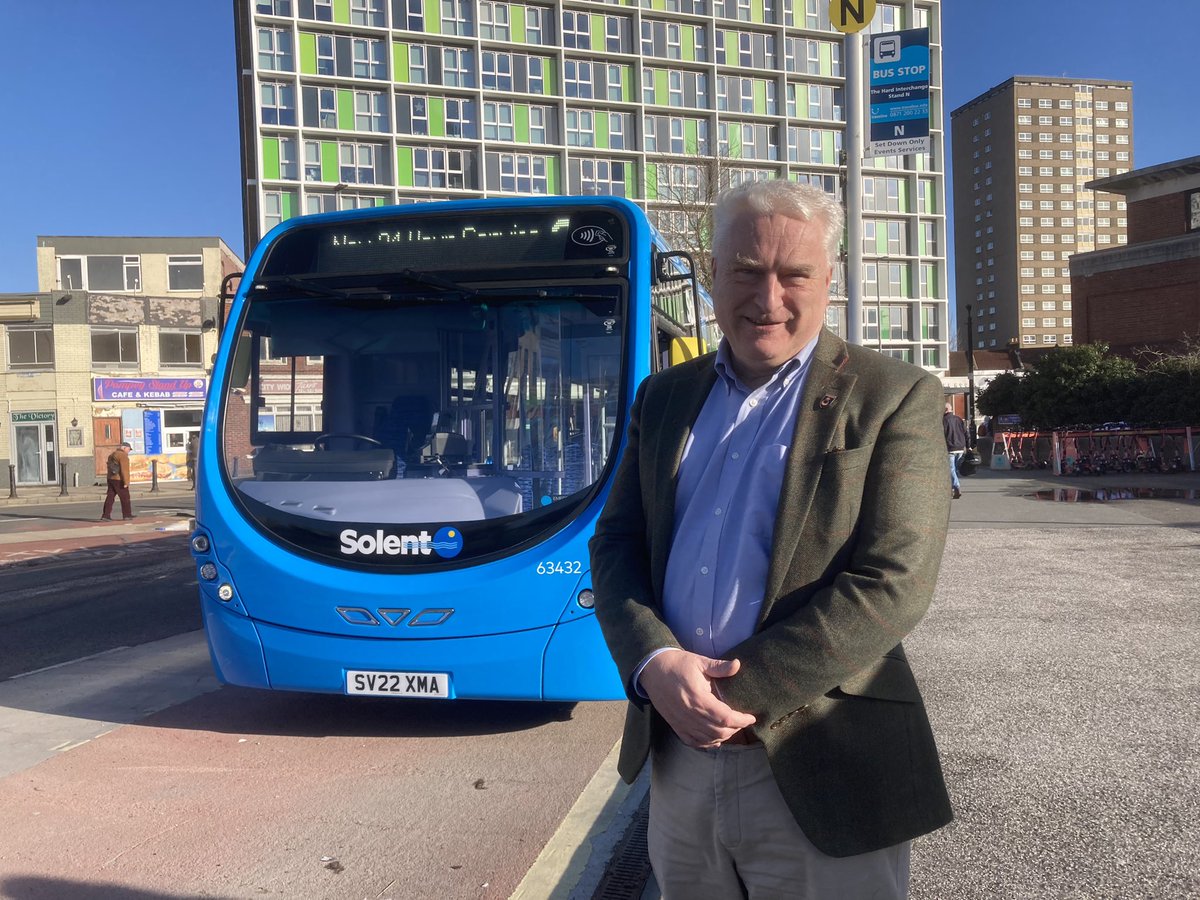 geraldvjuk's tweet image. Portsmouth getting night buses for the first time in decades from next month. Plus more evening and weekend services. Helping to give an alternative to the car and help improve air quality. Thanks to @StagecoachSouth and @FirstBusnews #LibDemAction