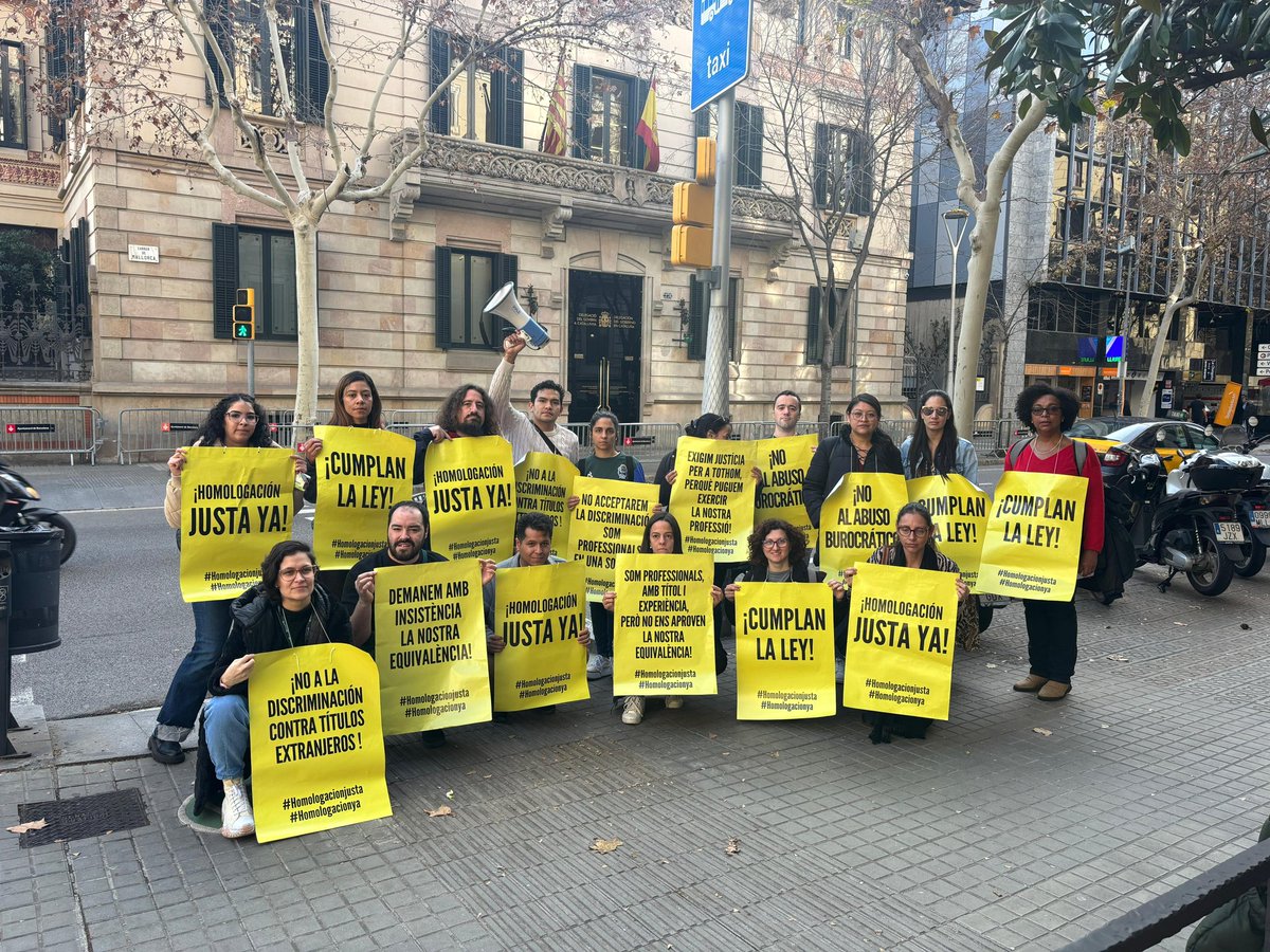 FrenteInterProf's tweet photo. Barcelona #HomologacionYa! https://t.co/YHHWDmWucQ