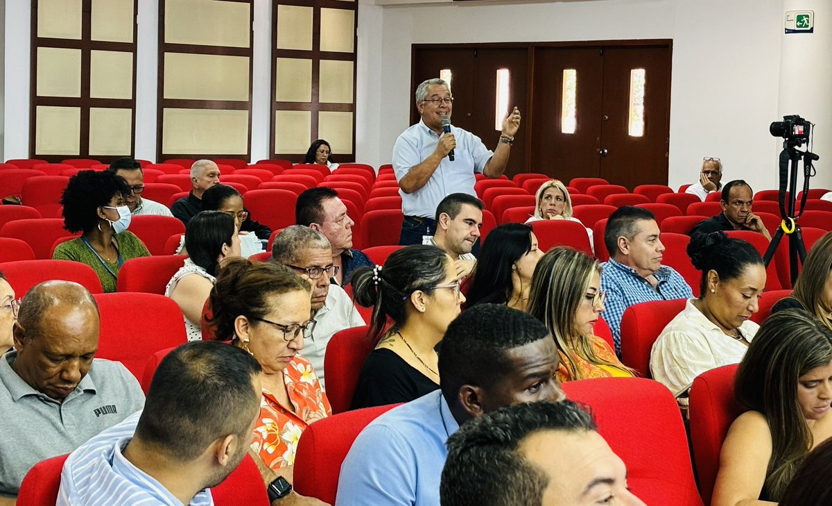 ContraloriaCali's tweet image. 📌La Contraloría General de Santiago de Cali hace acompañamiento en la capacitación a la evaluación del desempeño laboral de los servidores públicos de carrera especial de las Contraloría Territoriales