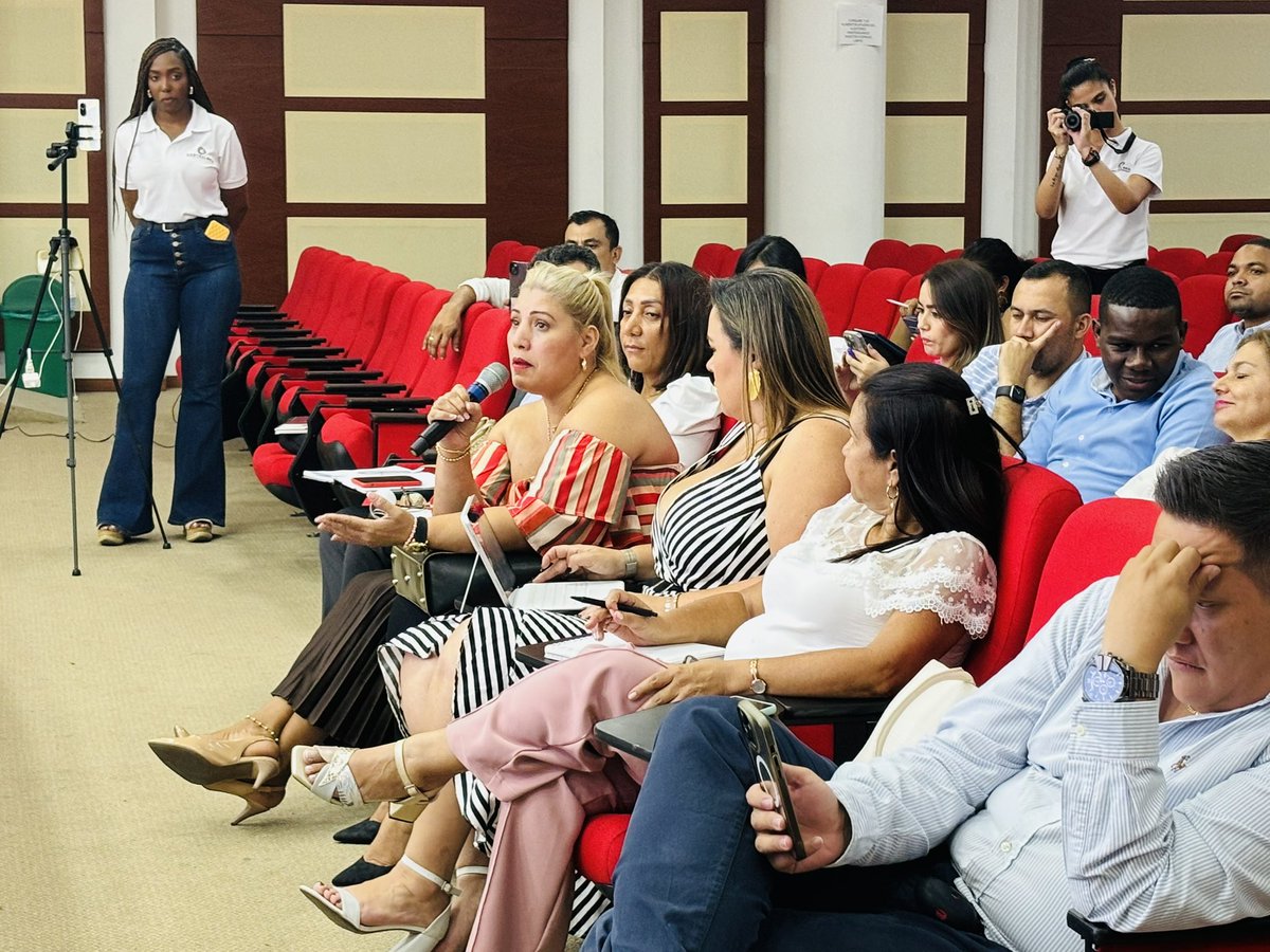 ContraloriaCali's tweet image. 📌La Contraloría General de Santiago de Cali hace acompañamiento en la capacitación a la evaluación del desempeño laboral de los servidores públicos de carrera especial de las Contraloría Territoriales