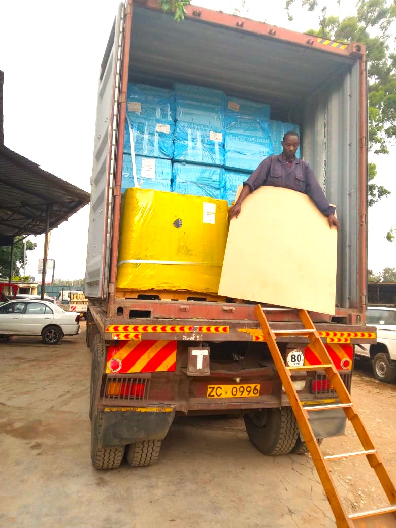 We have just received our App bituminous membrane container.
Are you tired of leaks and dampness in your home? Do you want to protect your roof, walls and floors from water damage? If you answered yes, then you need our waterproofing solutions!