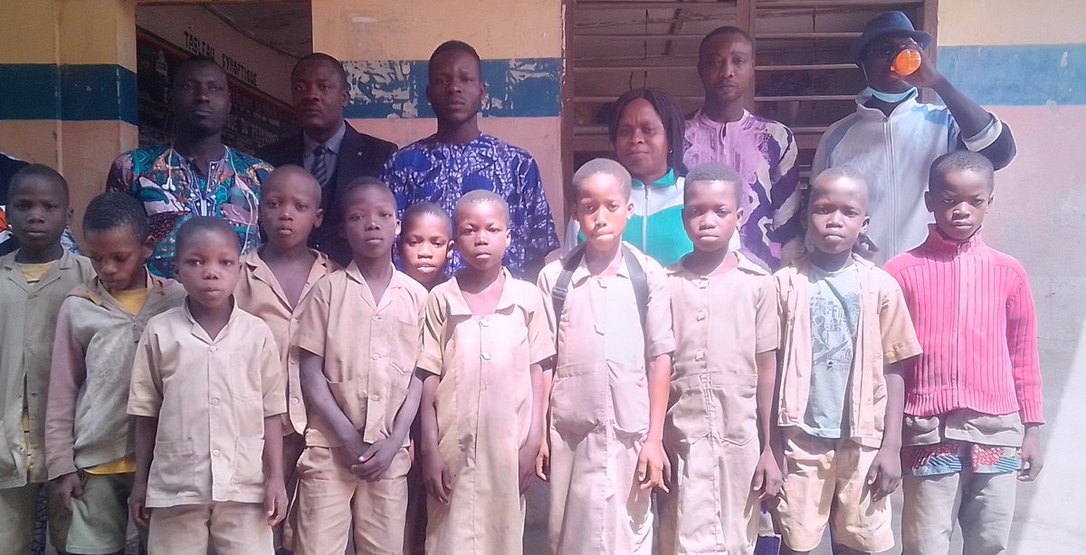L'ONG FABA a tenu une rencontre explicative avec les maîtres et maîtresses scolaires et les membres CPN les enfants Catalyseurs du Changement. L' objectif est de définir ensemble les stratégies d'encadrement d'un club CPN et leurs modes de fonctionnement.
@FederationCPN <a href="/Nature/">nature</a>