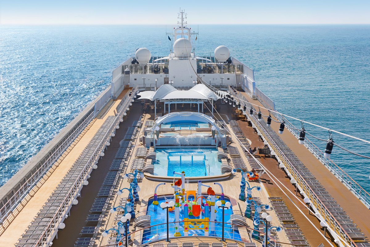 MSCCruzeiros's tweet photo. O #MSCLirica, é o navio perfeito para quem busca relaxamento e diversão em alto-mar! Conheça seu amplo deck de piscinas para aproveitar um dia de sol!
Conheça os itinerários do #MSCLirica: https://t.co/Efz8N2VGKK https://t.co/OzO8zNJyRx