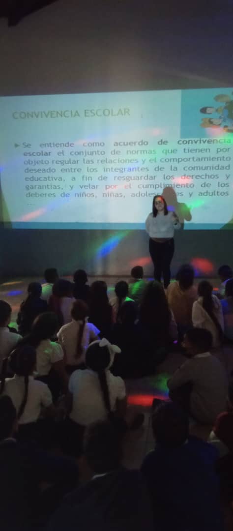 infcomunicacion's tweet photo. Ayer #25Ene Facilitadores de Infocentro Dtto Capital abordaron el colegio 19 de abril de la Parroquia San Juan Capuchino, dictaron taller de ciberbullying a 56 estudiantes de 4to grado.

#CienciaParaLaVida 
#HaciaEl2030conlas7T
@LaRosaInfoVE 
@Gabrielasjr https://t.co/k9toWQhxst