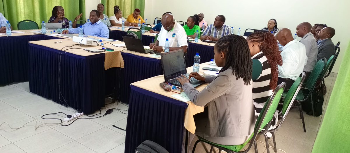 adseastern1's tweet photo. ADSE hosted the Makueni County Steering Group (CSG) meeting in Wote town where John Mutua, CEO ADSEastern shared implementation progress for Makueni El Nino Response Project funded by @CAID_Kenya and targeting 207 El Nino affected households in Kaiti sub county, Makueni county. https://t.co/gYTkML5Q4c