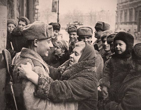 CanadaRossot's tweet photo. 27.01.24 St. Petersburg celebrates one of the most significant dates in its history - the 80th anniversary of complete liberation of Leningrad from Nazi blockade. The Choir and Symphony Orchestra of St. Petersburg Chapel dedicate a literary and musical composition to this date. https://t.co/X3pv9NaUCX