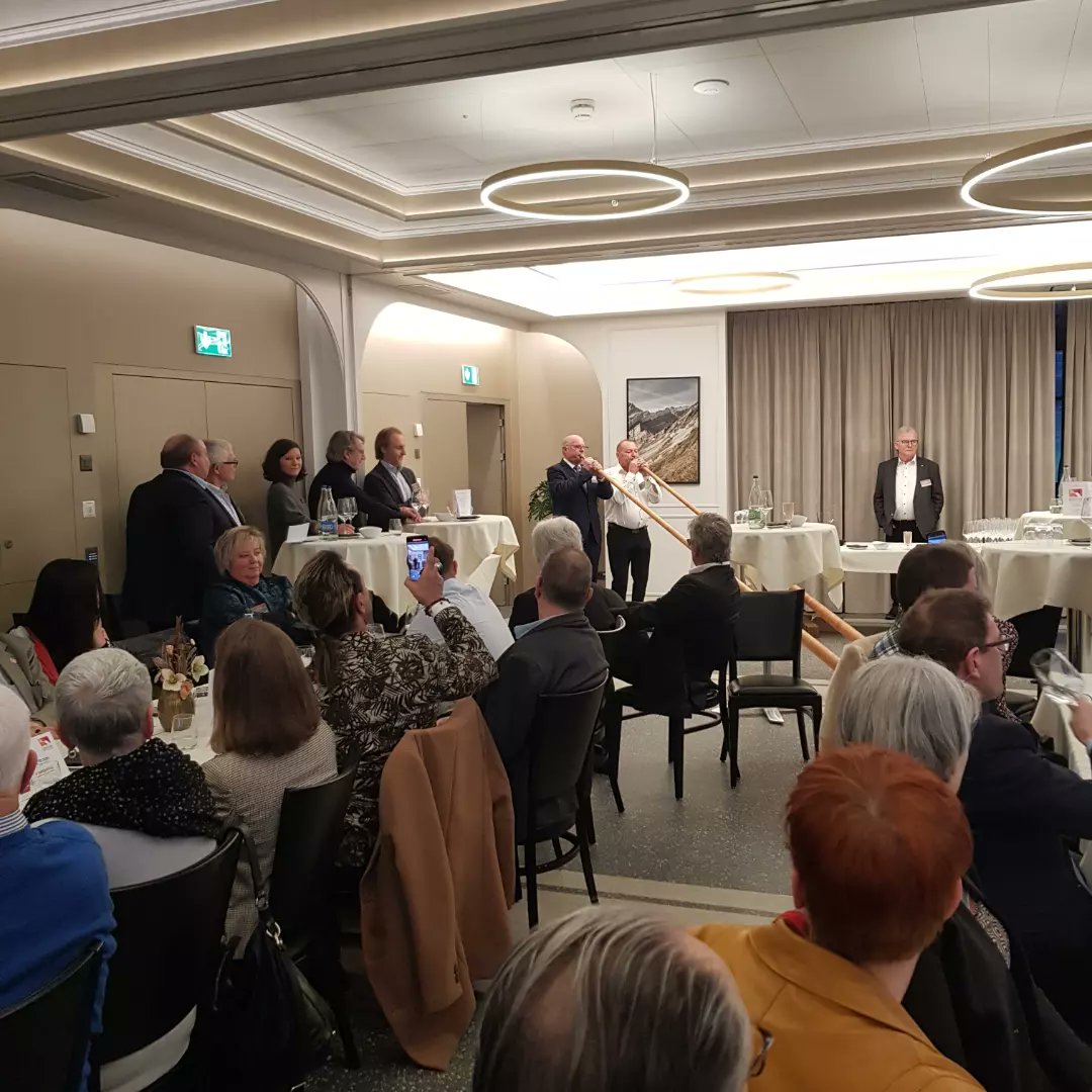 Das Private Office ist hoch erfreut über die ehrenvolle Aufnahme u. Ernennung von Christina Savary Kaiser als 100. Botschafterin des Botschafterclub der Vierländerregion Bodensee. Herzliche Gratulation.