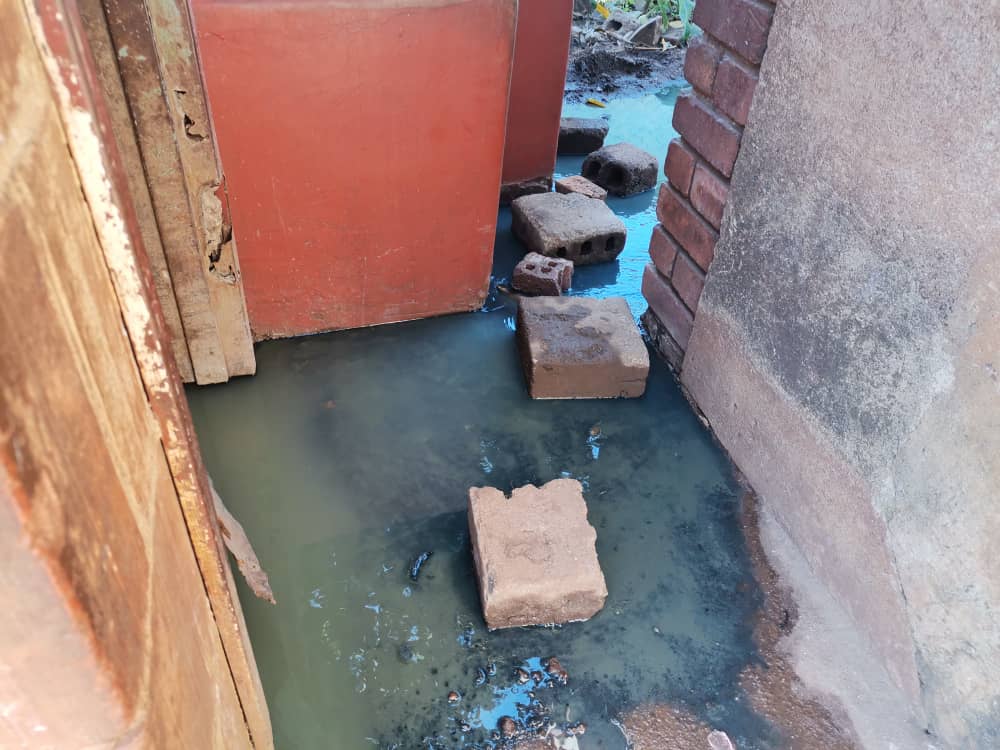CHRA Harare (@chraharare) on Twitter photo Residents of 73 Cres , Glen View 3 are now defacating in buckets and then dispose the feaces in storm water drains after their toilets have gone for one week flooded by raw sewer.Cholera vaccination is secondary, these are the major drivers of cholera <a href="/JMafume/">Mayor of Harare, Jacob Mafume</a> ,<a href="/healthtimeszim/">𝐇𝐞𝐚𝐥𝐭𝐡 𝐓𝐢𝐦𝐞𝐬</a> Residents of 73 Cres , Glen View 3 are now defacating in buckets and then dispose the feaces in storm water drains after their toilets have gone for one week flooded by raw sewer.Cholera vaccination is secondary, these are the major drivers of cholera <a href="/JMafume/">Mayor of Harare, Jacob Mafume</a> ,<a href="/healthtimeszim/">𝐇𝐞𝐚𝐥𝐭𝐡 𝐓𝐢𝐦𝐞𝐬</a>
