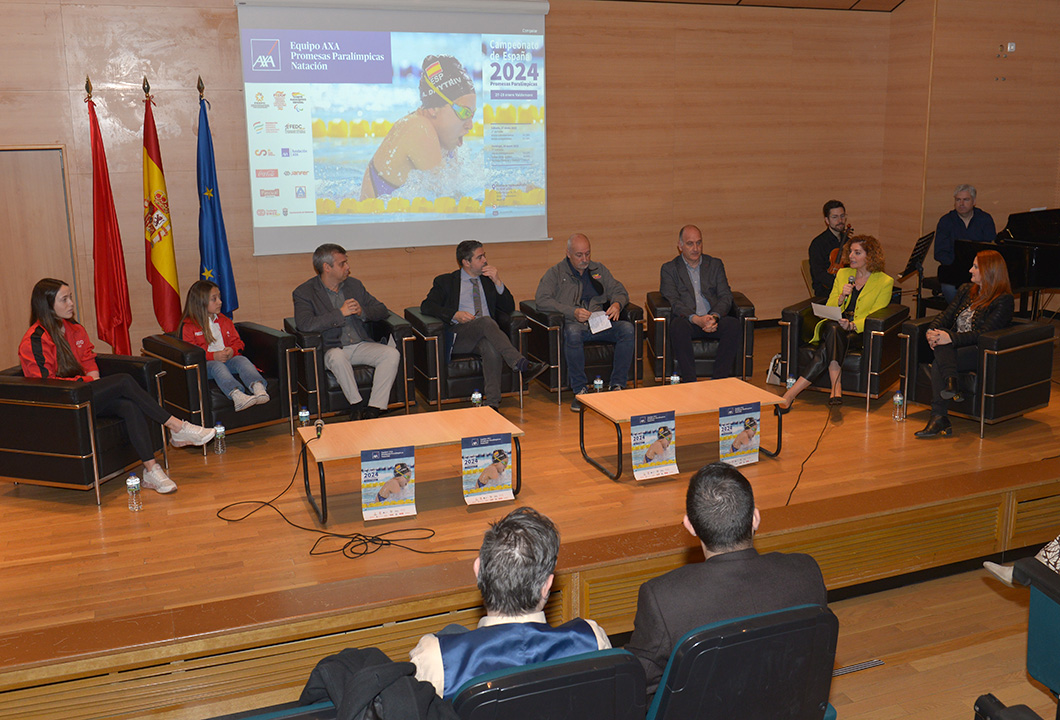 Ayto_Valdemoro's tweet photo. Deportistas con discapacidad de todo el país acuden a Valdemoro para participar en el Campeonato de España @AXA de Natación. @FEDEDDF @Paralimpicos @FundacionAXA #JANFER https://t.co/z3hEcFj8U2 https://t.co/MTTri8Gvzw